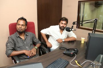 Rowdy Fellow Movie Team at Red FM
